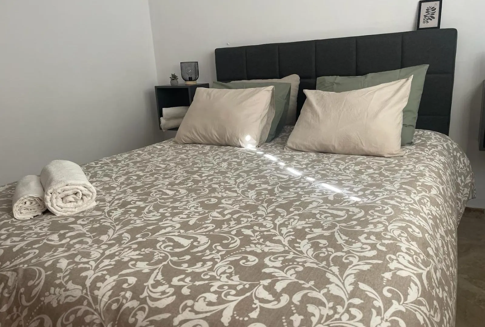 Hotel Astral-Habitacion Doble Privada En Casa Compartida-Uebica2 Mairena del Aljarafe Pensión